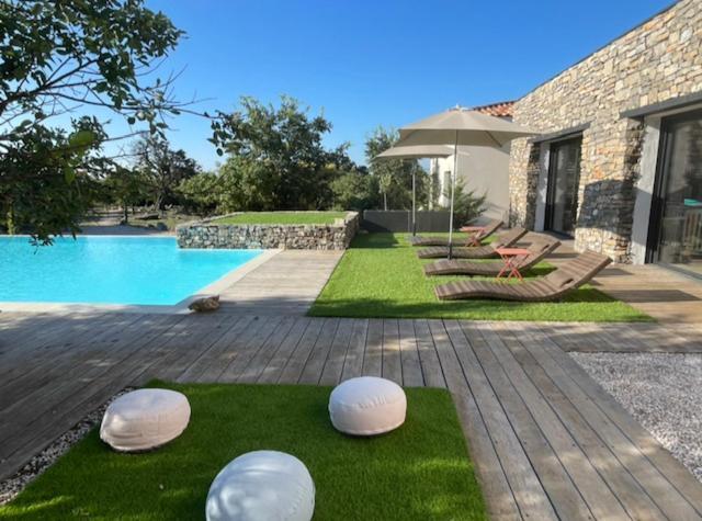 Cazevieille Le Domaine Du Cade-Gites D'Exception 4Etoiles "La Villa Du Cade" מראה חיצוני תמונה